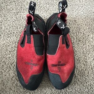 Five Ten Moccasym Climbing Shoes Size 6.5 (Women’s)